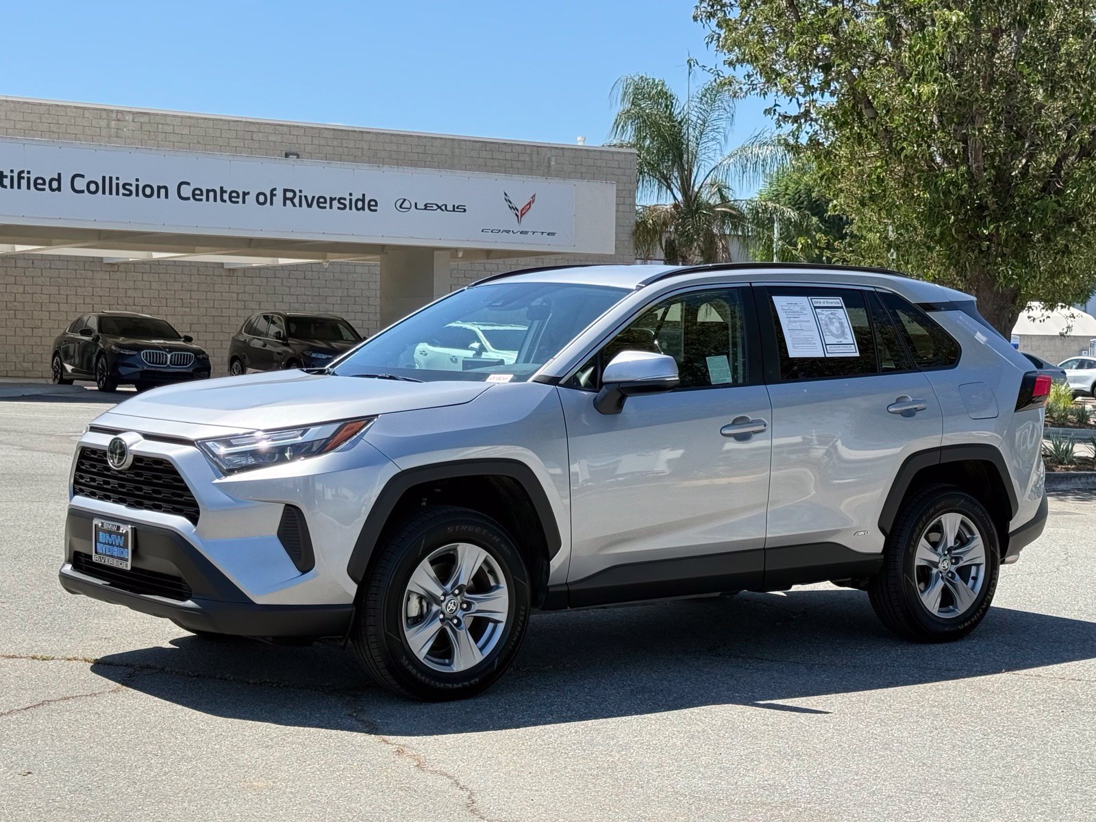 Used 2025 Toyota RAV4 LE AWD/4WD image 5