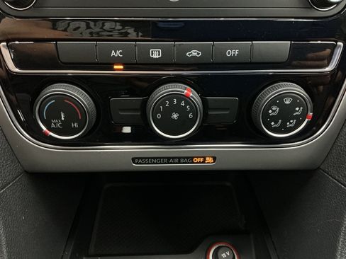 Used 2018 Volkswagen Passat 2.0T S w/ Driver Assistance Package FWD image 35