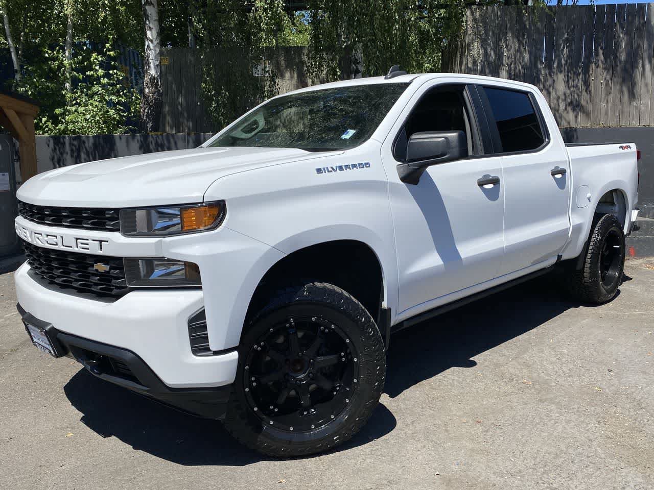 Used 2020 Chevrolet Silverado 1500 Custom w/ Custom Value Package AWD/4WD image 1
