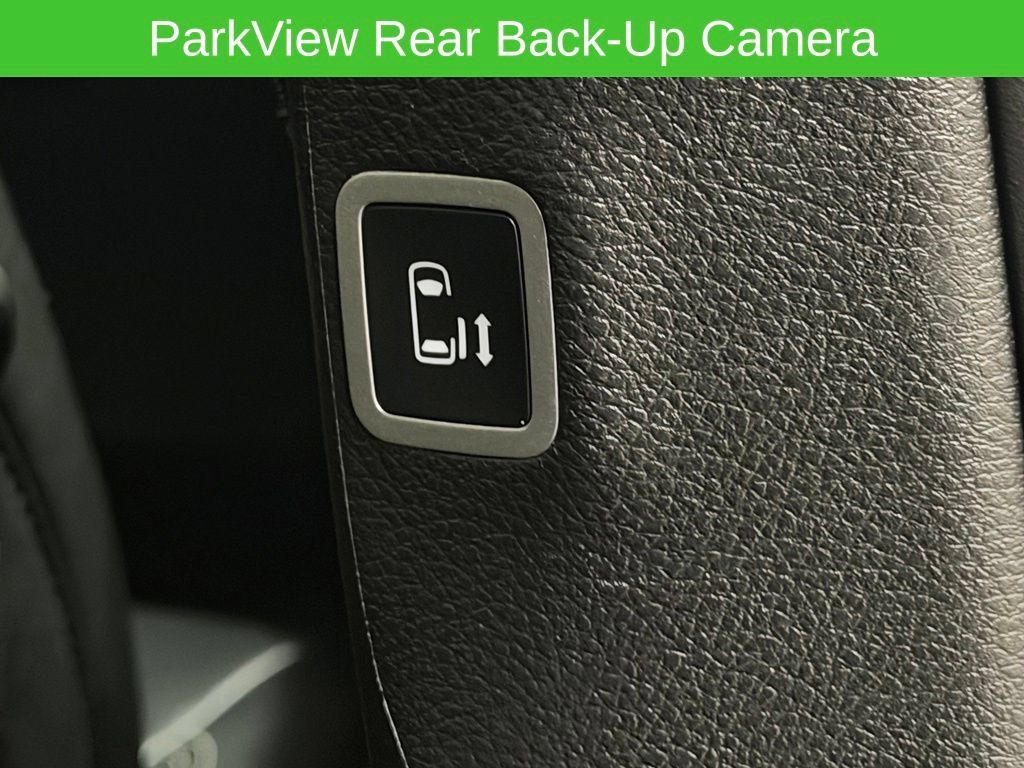 Used 2025 Chrysler Pacifica Select FWD image 22