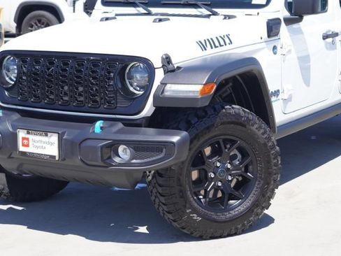 Used 2024 Jeep Wrangler Unlimited AWD/4WD image 5