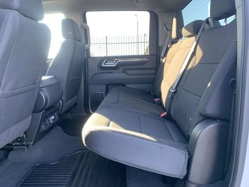 Used 2025 Chevrolet Silverado 2500 LT w/ Convenience Package image 24