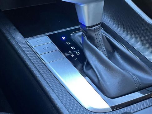 Used 2022 Hyundai Elantra SEL image 19