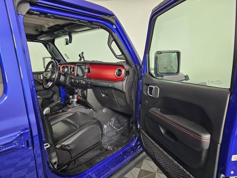 Used 2020 Jeep Wrangler Unlimited Rubicon w/ Uconnect 4C Nav & Sound Group image 12