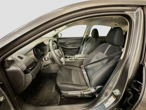 Used 2024 Nissan Sentra SV FWD image 13