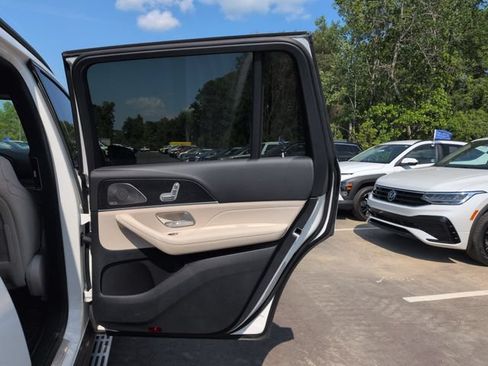 Used 2024 Mercedes-Benz GLS 450 4MATIC image 14