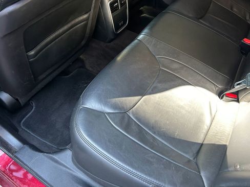 Used 2016 Chrysler 300 Limited RWD image 16