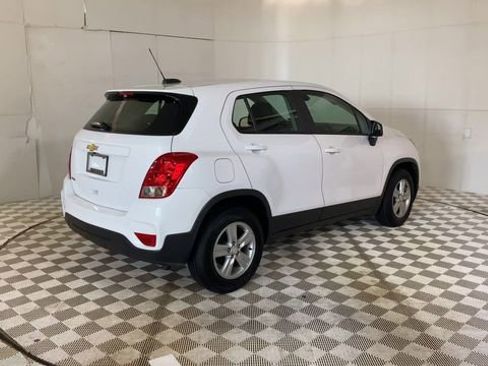 Used 2019 Chevrolet Trax LS FWD image 8