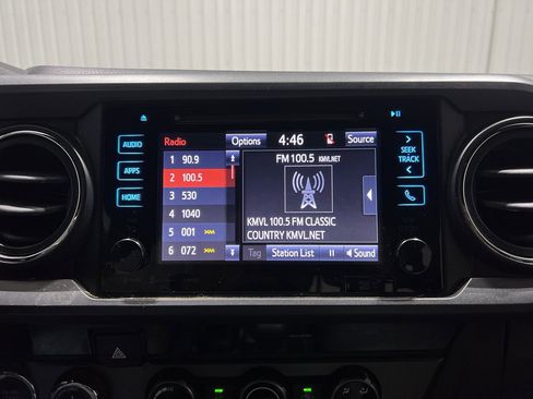 Used 2018 Toyota Tacoma TRD Off-Road image 11