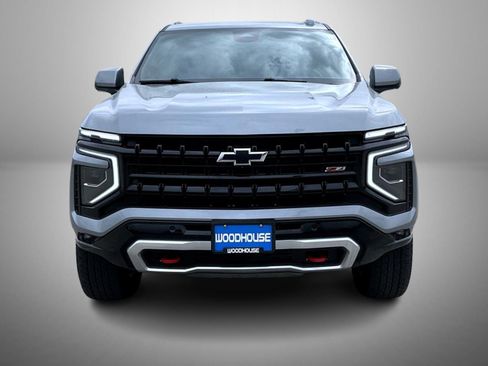 Used 2025 Chevrolet Suburban Z71 AWD/4WD image 2