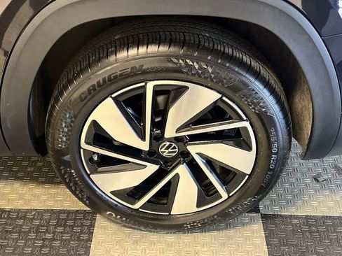 Certified 2025 Volkswagen Atlas SE image 20