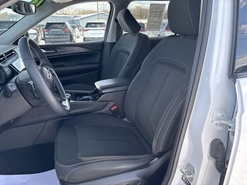 Used 2023 Jeep Grand Cherokee L Laredo image 12