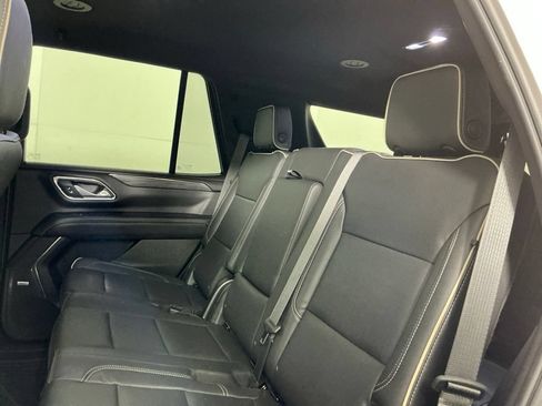 Used 2023 GMC Yukon SLT RWD image 24