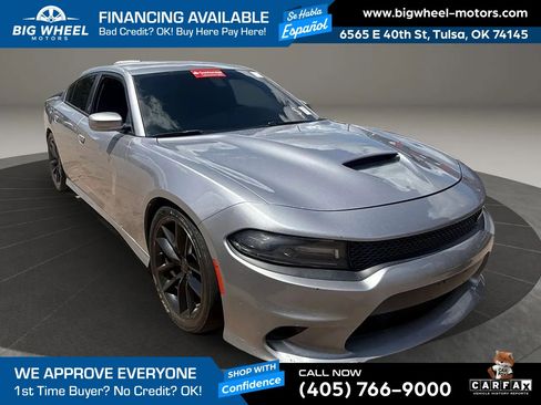 Used 2017 Dodge Charger R/T RWD image 4