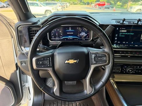 Used 2024 Chevrolet Silverado 3500 High Country w/ Technology Package AWD/4WD image 21