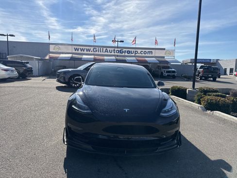Used 2018 Tesla Model 3 Long Range image 3