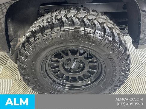 Used 2022 Chevrolet Colorado Z71 AWD/4WD image 21