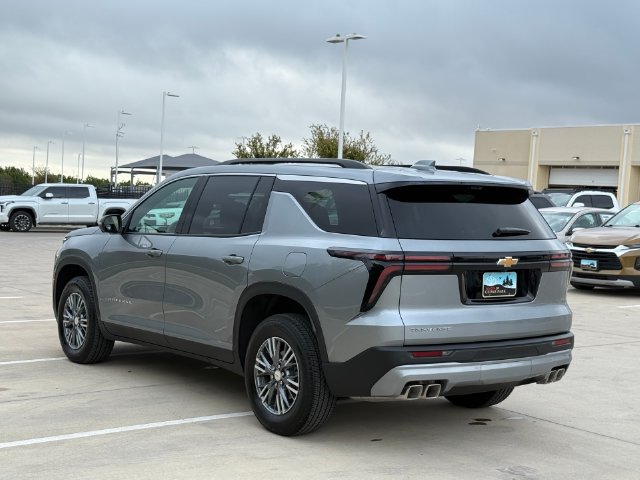 Used 2026 Chevrolet Traverse LT w/ Driver Confidence Package FWD image 9