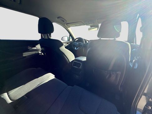 Used 2020 Hyundai Santa Fe SE image 26