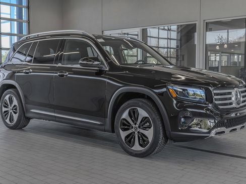 Used 2025 Mercedes-Benz GLB 250 image 12