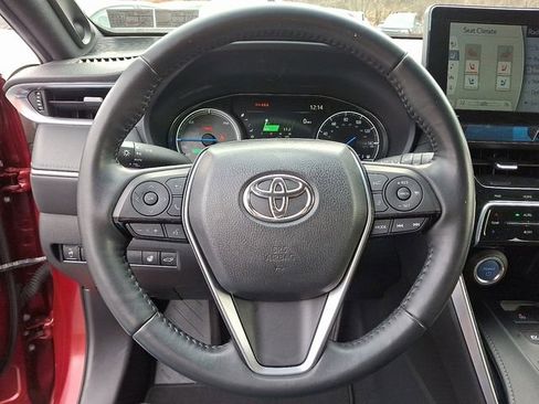 Used 2021 Toyota Venza XLE image 21