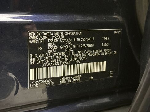 Used 2022 Toyota Venza LE image 23