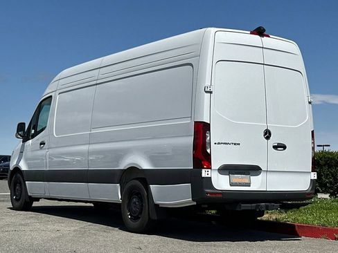 New 2024 Mercedes-Benz eSprinter 170 Cargo image 4
