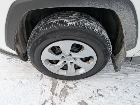 Used 2021 Toyota RAV4 LE image 22