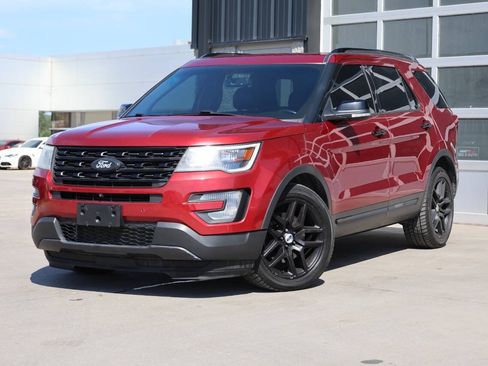 Used 2017 Ford Explorer Sport w/ Equipment Group 401A AWD/4WD image 3