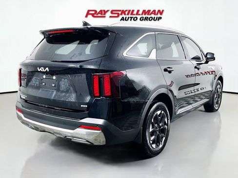 Used 2024 Kia Sorento S w/ Panoramic Sunroof Package AWD/4WD image 7