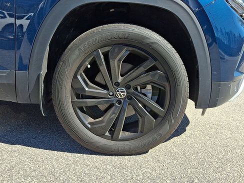 Used 2023 Volkswagen Atlas SE w/ Black Wheel Package image 8