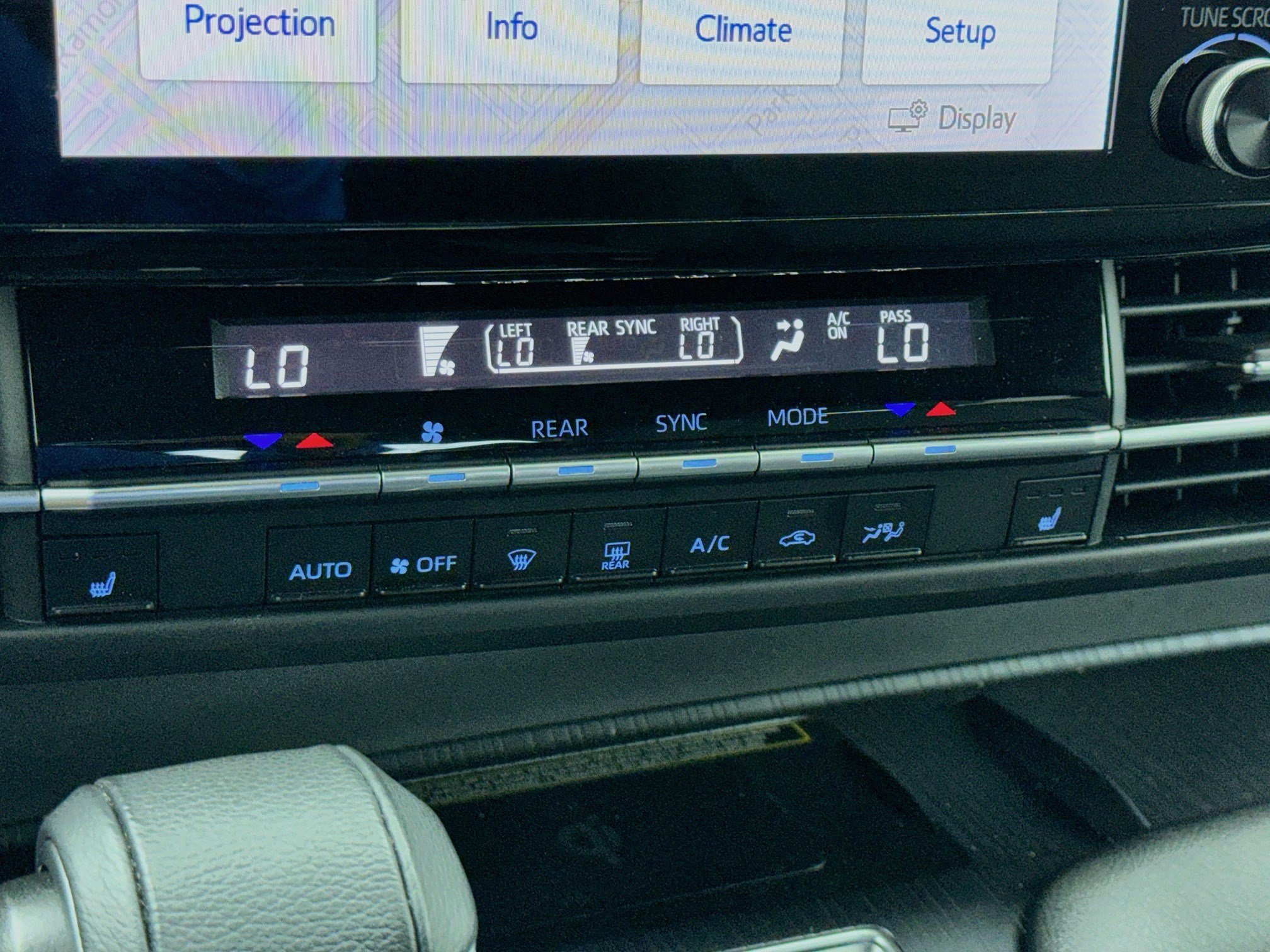 Used 2022 Toyota Sienna XSE w/ XSE Plus Package FWD image 12