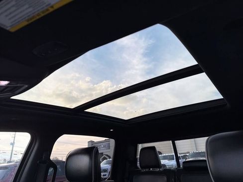 Used 2019 RAM 1500 Laramie AWD/4WD image 36