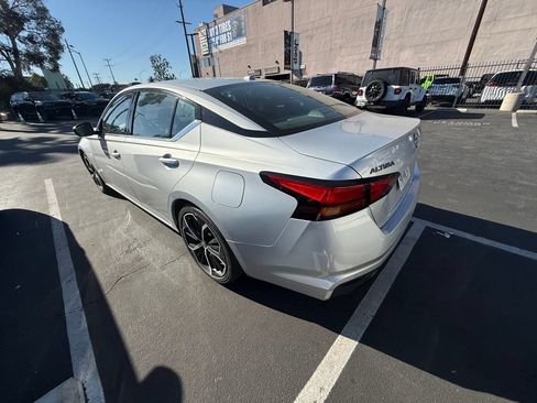 Used 2024 Nissan Altima 2.5 SR FWD image 4
