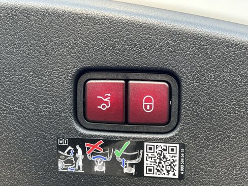 New 2026 Mercedes-Benz CLE 450 4MATIC Coupe image 25