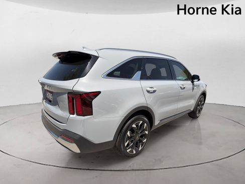 New 2026 Kia Sorento EX FWD image 4