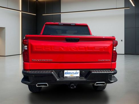 Used 2025 Chevrolet Silverado 1500 Custom Trail Boss w/ LPO, Dark Essentials Package AWD/4WD image 5