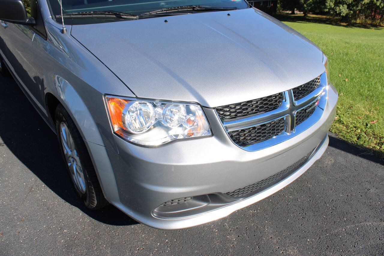 Used 2018 Dodge Grand Caravan SE w/ UConnect Hands-Free Group FWD image 5