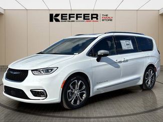 New 2026 Chrysler Pacifica Pinnacle video 1