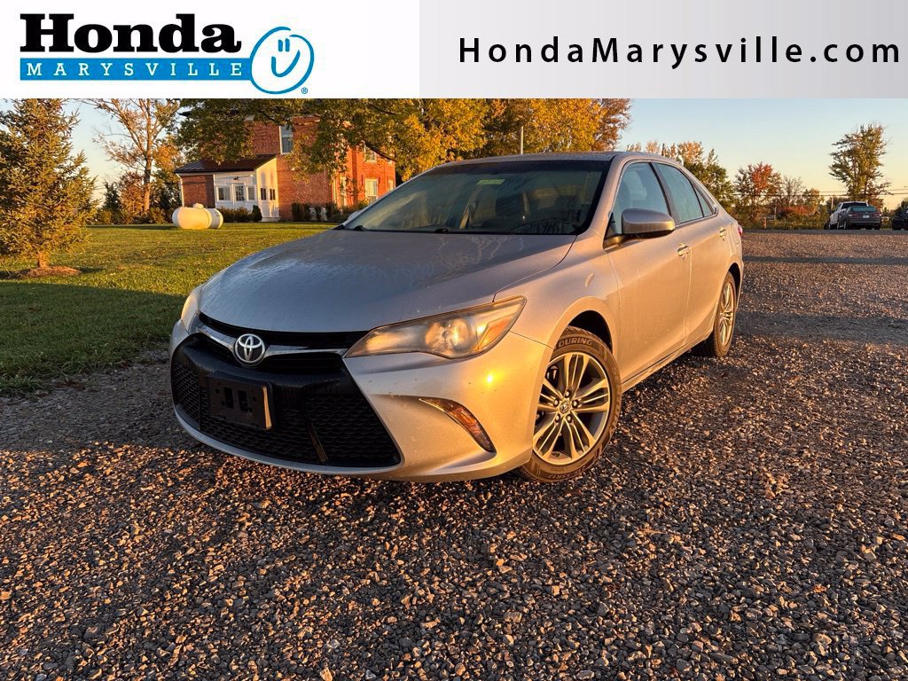 Used 2015 Toyota Camry SE w/ Moonroof Package FWD image 1