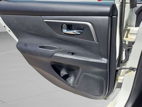 Used 2015 Nissan Altima 2.5 S w/ Power Driver Seat Package image 16