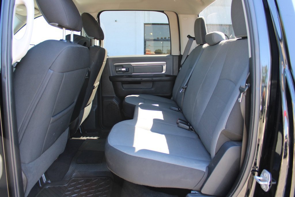 Used 2022 RAM 1500 Classic SLT AWD/4WD image 8