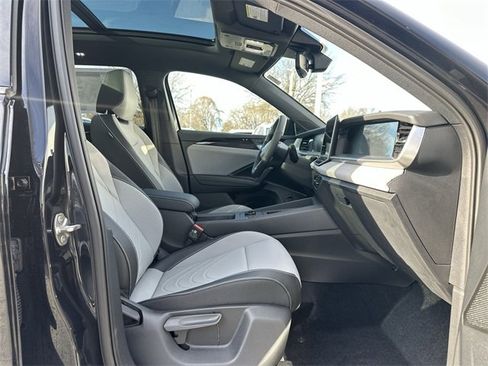 New 2026 Volkswagen Tiguan SE R-Line image 28