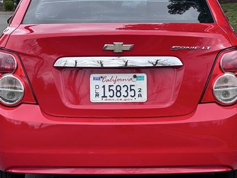 Used 2015 Chevrolet Sonic LT image 8