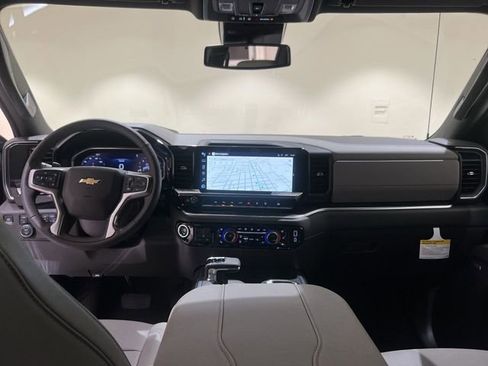 New 2026 Chevrolet Silverado 1500 LT w/ Z71 Off-Road Package AWD/4WD image 19
