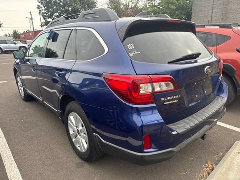 Used 2017 Subaru Outback 2.5i Premium AWD/4WD image 2
