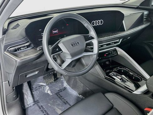 Certified 2025 Audi Q5 Prestige AWD/4WD image 9