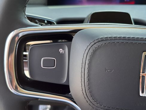 New 2027 Lincoln Navigator Reserve RWD image 13