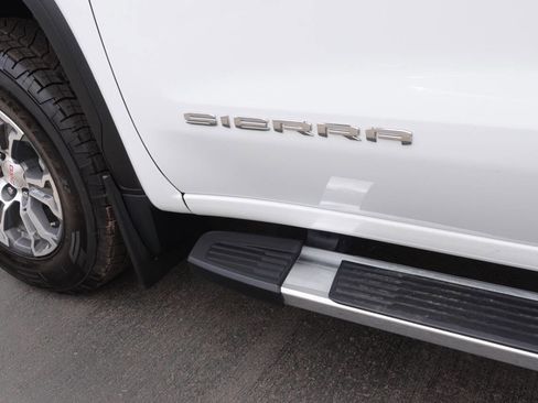 Used 2023 GMC Sierra 1500 SLE w/ X31 Off-Road Package AWD/4WD image 13