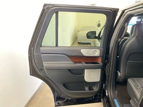 New 2024 Lincoln Navigator Reserve image 8